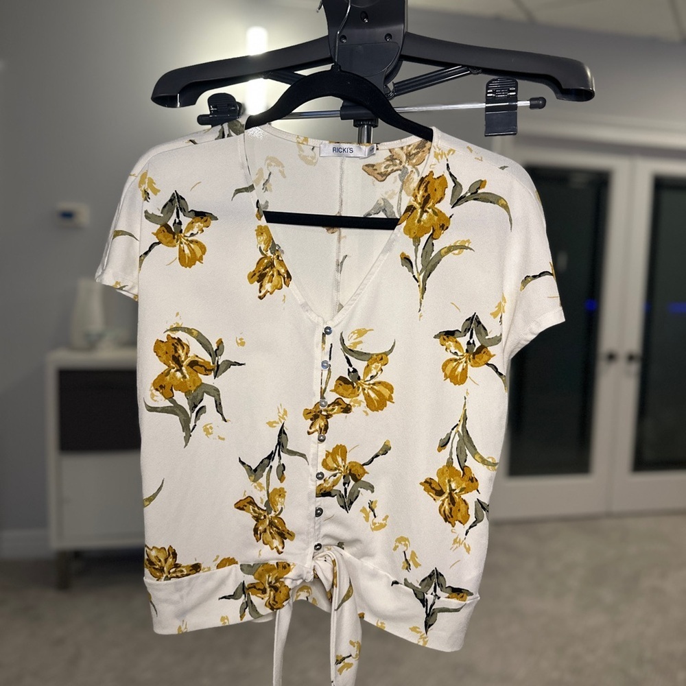 Ricki's White and Yellow Floral Blouse - Picture 2 of 5